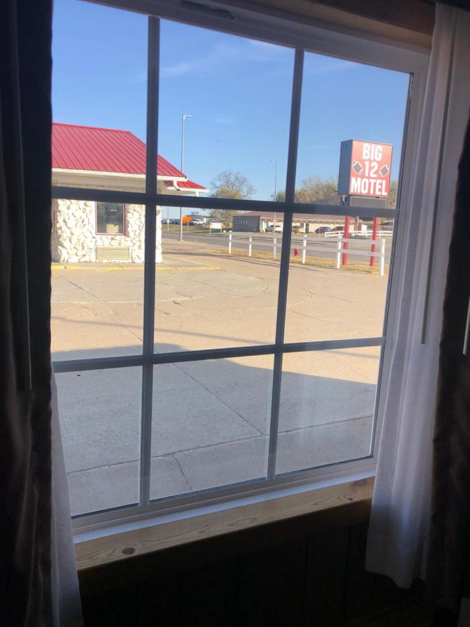 Big 12 Motel Broken Bow Exterior foto